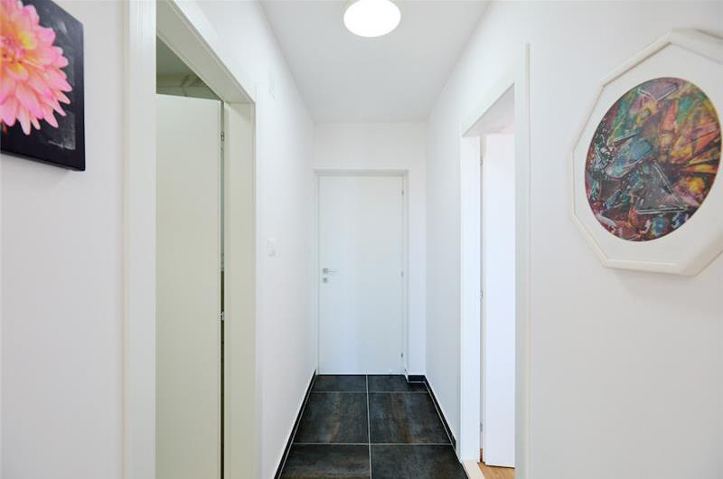 3 Bedroom Apartment with 2 Balconies near Dubrovnik Old Town, Sleeps 5-6