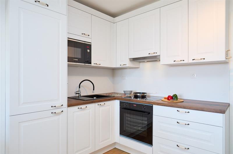 3 Bedroom Apartment with 2 Balconies near Dubrovnik Old Town, Sleeps 5-6