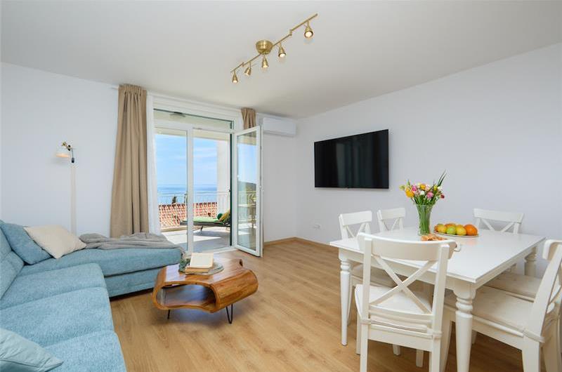 3 Bedroom Apartment with 2 Balconies near Dubrovnik Old Town, Sleeps 5-6
