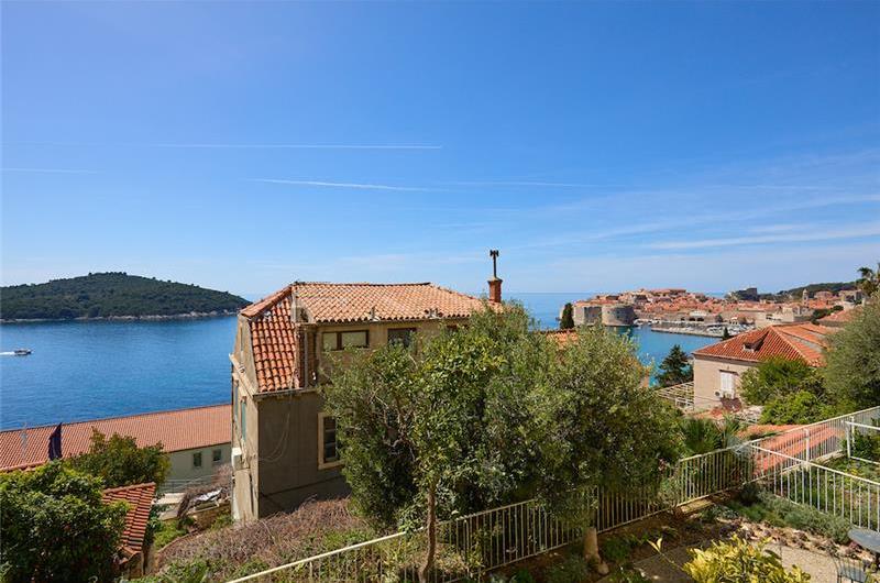 3 Bedroom Apartment with 2 Balconies near Dubrovnik Old Town, Sleeps 5-6