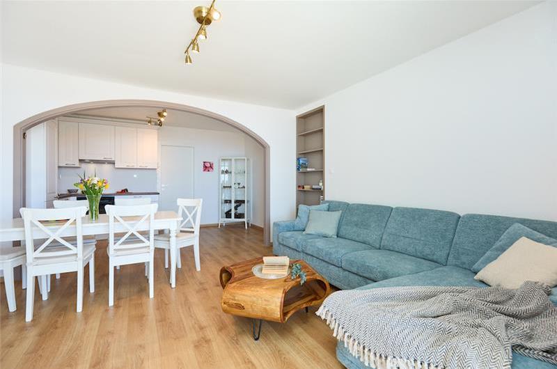 3 Bedroom Apartment with 2 Balconies near Dubrovnik Old Town, Sleeps 5-6