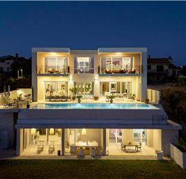 Luxury 4-Bedroom Villa with generous sized Infinity Pool near Buje, Istria. Sleeps 8
