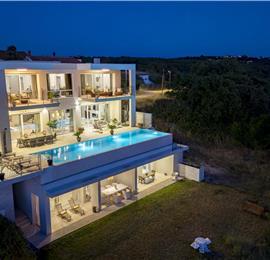 Luxury 4-Bedroom Villa with generous sized Infinity Pool near Buje, Istria. Sleeps 8
