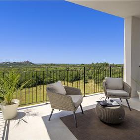Luxury 4-Bedroom Villa with generous sized Infinity Pool near Buje, Istria. Sleeps 8