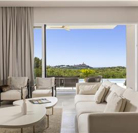 Luxury 4-Bedroom Villa with generous sized Infinity Pool near Buje, Istria. Sleeps 8