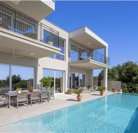 Luxury 4-Bedroom Villa with generous sized Infinity Pool near Buje, Istria. Sleeps 8