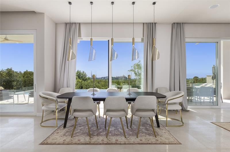 Luxury 4-Bedroom Villa with generous sized Infinity Pool near Buje, Istria. Sleeps 8