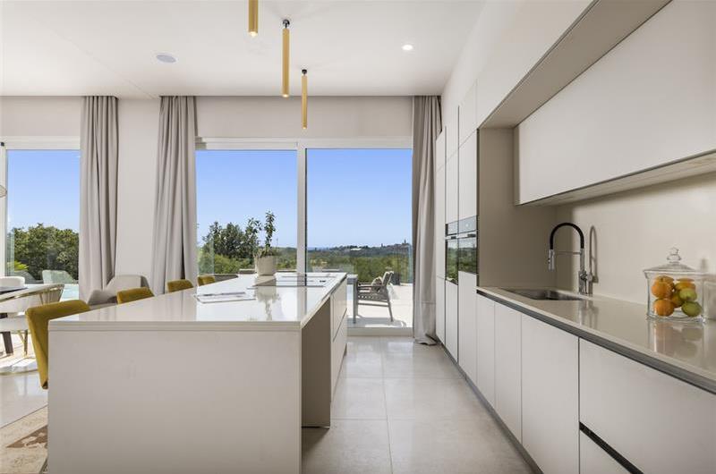Luxury 4-Bedroom Villa with generous sized Infinity Pool near Buje, Istria. Sleeps 8