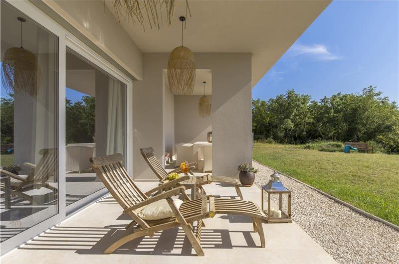 Luxury 4-Bedroom Villa with generous sized Infinity Pool near Buje, Istria. Sleeps 8