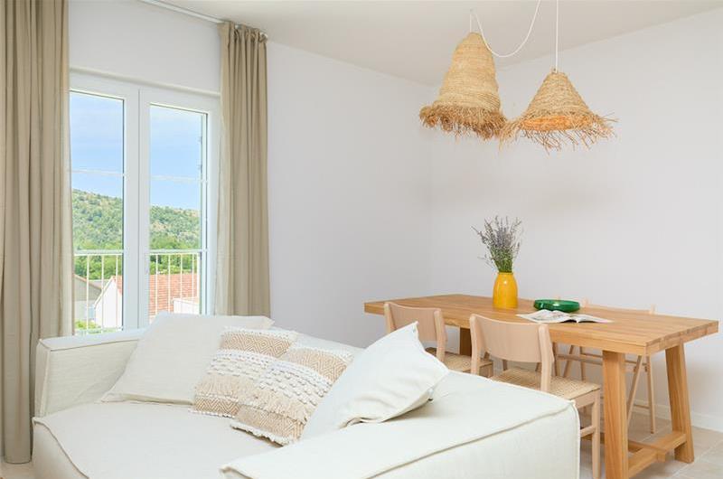 4 Bedroom villa with pool in Mlini, Sleeps 8