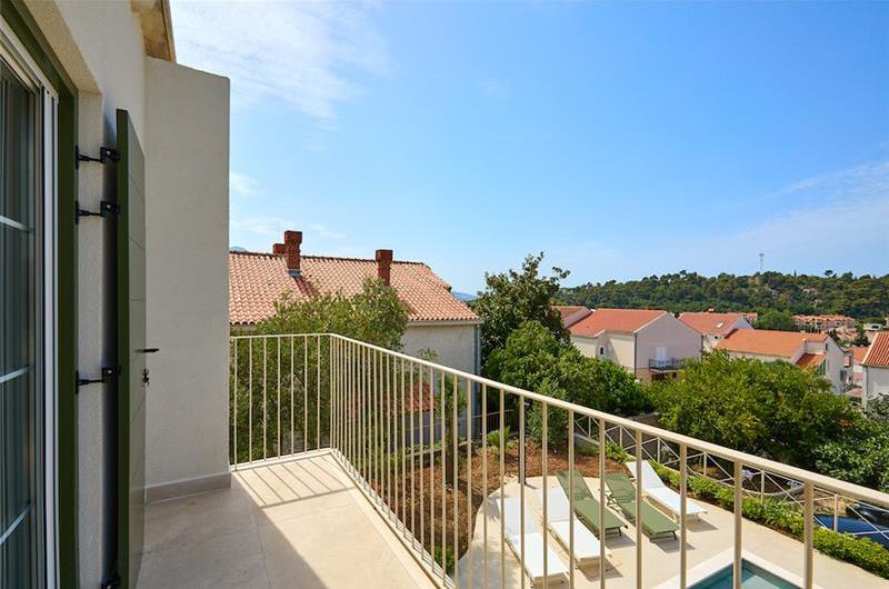 4 Bedroom villa with pool in Mlini, Sleeps 8