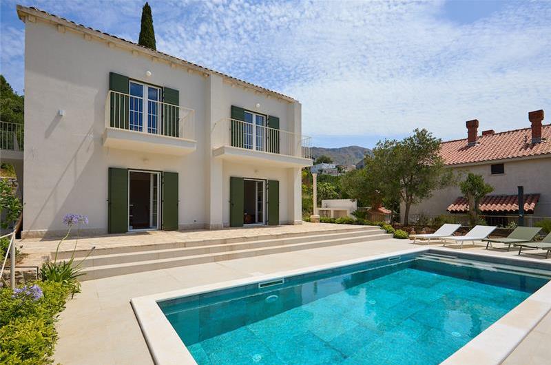 4 Bedroom villa with pool in Mlini, Sleeps 8