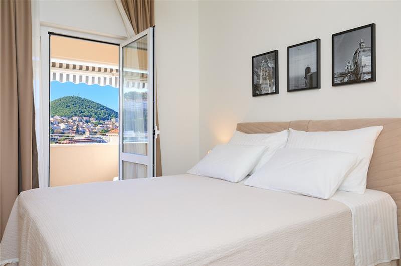 One Bedroom Apartment in Dubrovnik City with balcony and Parking, Sleeps 2-4