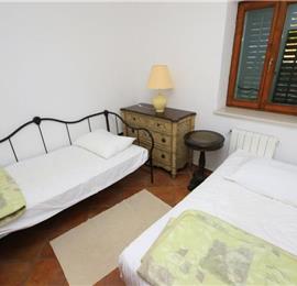 4 Bedroom Villa with Infinity Pool near Rabac, Sleeps 8