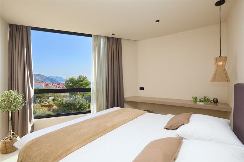 5-bedroom luxury villa with heated roof top infinity pool and stunning panoramic views of Dubrovnik City. Sleeps 10