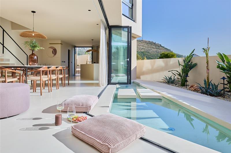 5-bedroom luxury villa with heated roof top infinity pool and stunning panoramic views of Dubrovnik City. Sleeps 10