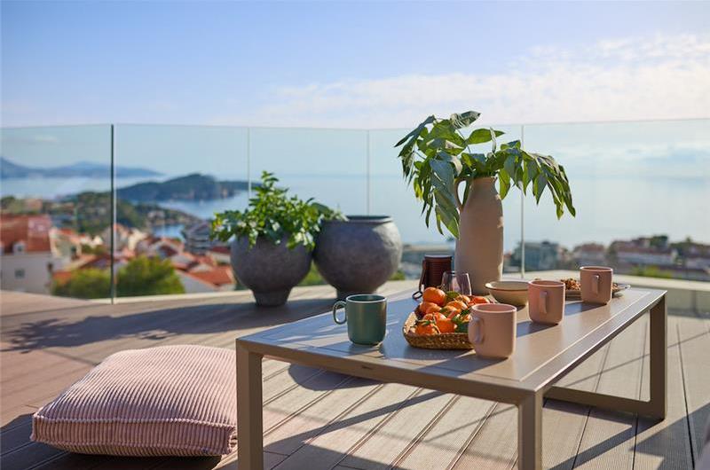 5-bedroom luxury villa with heated roof top infinity pool and stunning panoramic views of Dubrovnik City. Sleeps 10