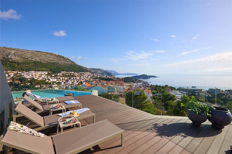 5-bedroom luxury villa with heated roof top infinity pool and stunning panoramic views of Dubrovnik City. Sleeps 10