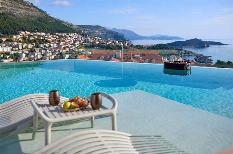 5-bedroom luxury villa with heated roof top infinity pool and stunning panoramic views of Dubrovnik City. Sleeps 10