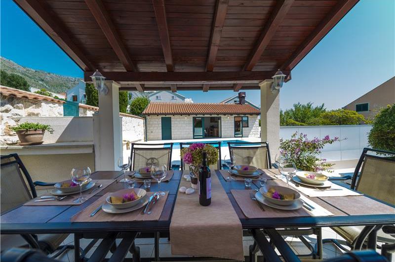 3-Bedroom villa with annex and pool in Mlini near Dubrovnik, Sleeps 8