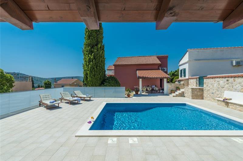 3-Bedroom villa with annex and pool in Mlini near Dubrovnik, Sleeps 8