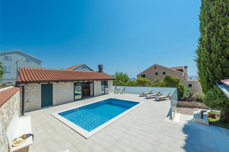 3-Bedroom villa with annex and pool in Mlini near Dubrovnik, Sleeps 8