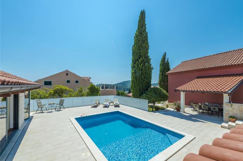 3-Bedroom villa with annex and pool in Mlini near Dubrovnik, Sleeps 8