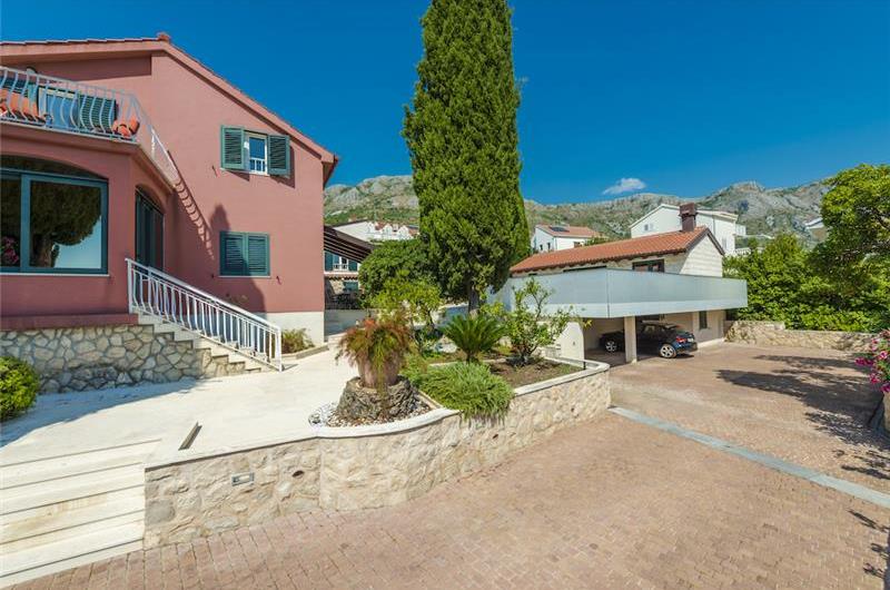 3-Bedroom villa with annex and pool in Mlini near Dubrovnik, Sleeps 8