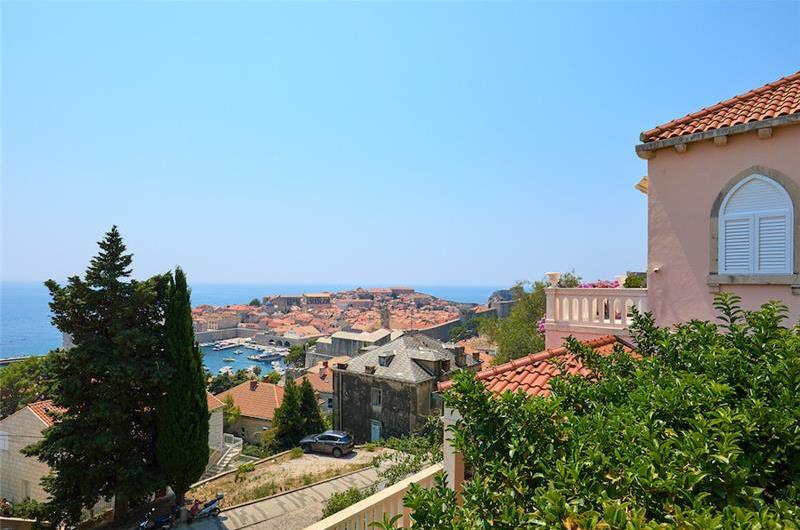 2-Bedroom Sea view Apartment with jacuzzi and Dubrovnik old town views, Sleeps 4