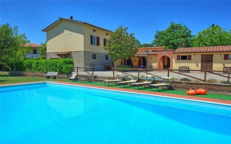 Villa in Tuscany, photograph 1