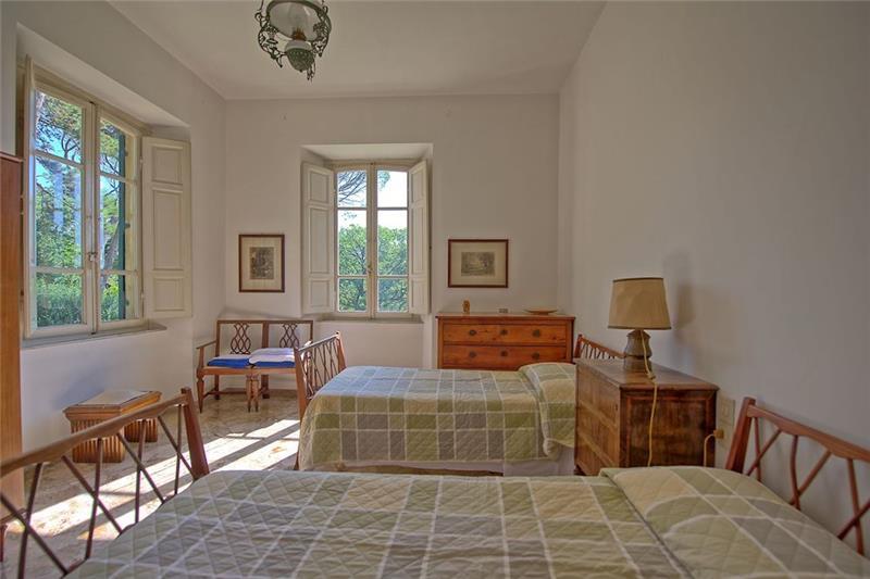 Beachfront villa in Tuscany, photograph 24