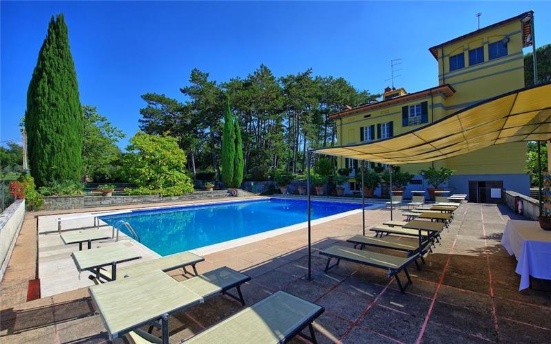 Beachfront villa in Tuscany, photograph 3