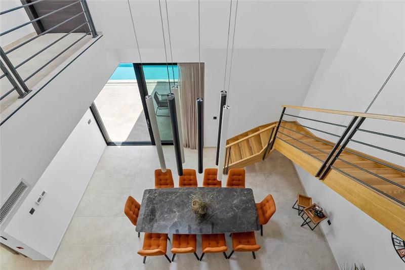 Beachfront villa in Omis, photograph 16