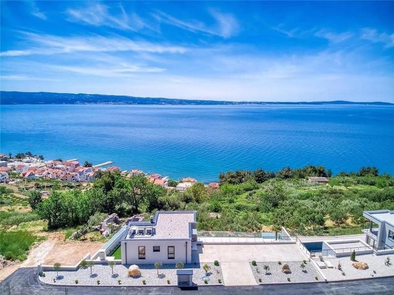 Sea-view villa in Podstrana, photograph 2