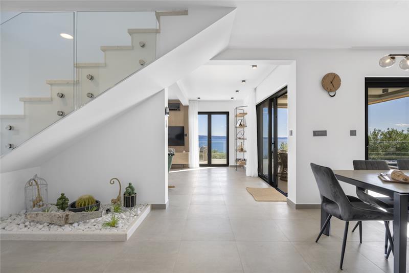 Sea-view villa in Podstrana, photograph 24