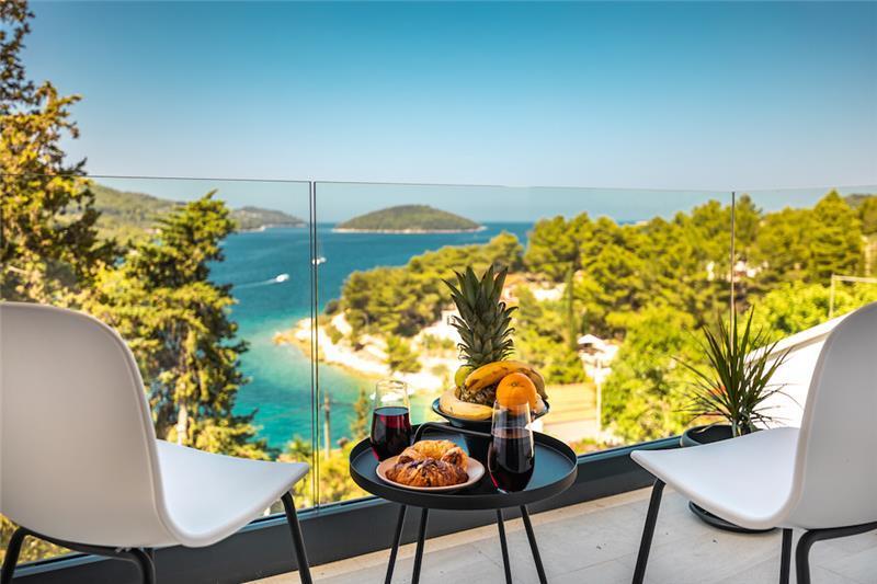 Sea-view villa in Vela Luka, photograph 4