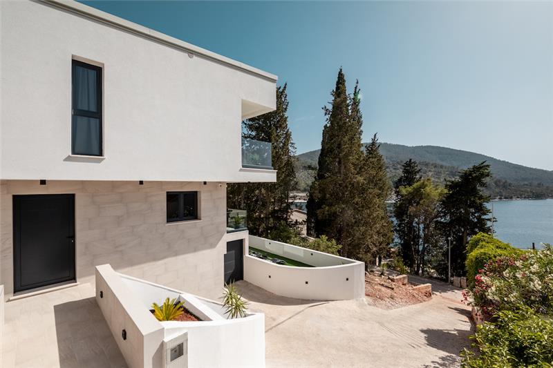 Sea-view villa in Vela Luka, photograph 5
