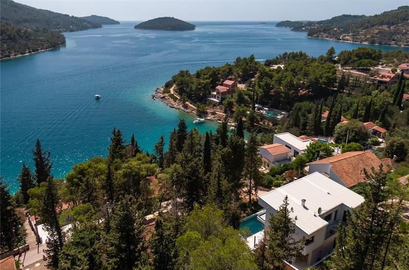 3 bedroom villa with pool and sea view, Vela Luka bay, Korcula, sleeps 6