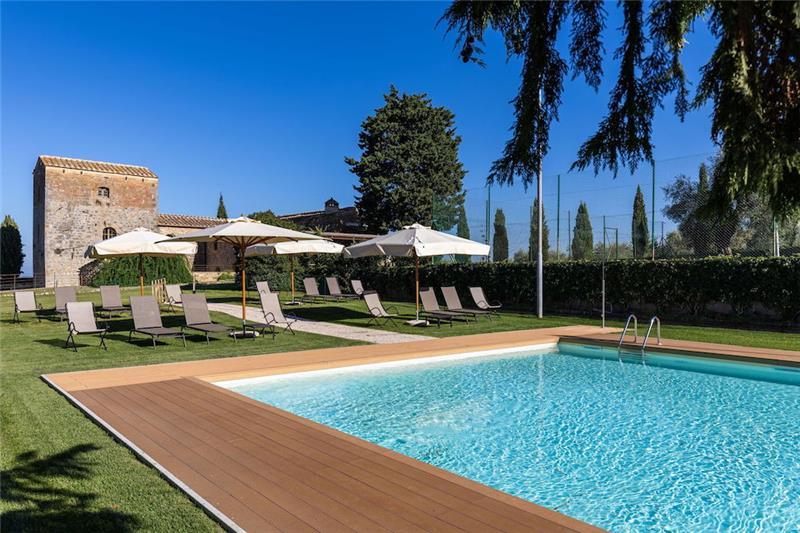 Villa in Tuscany, photograph 1