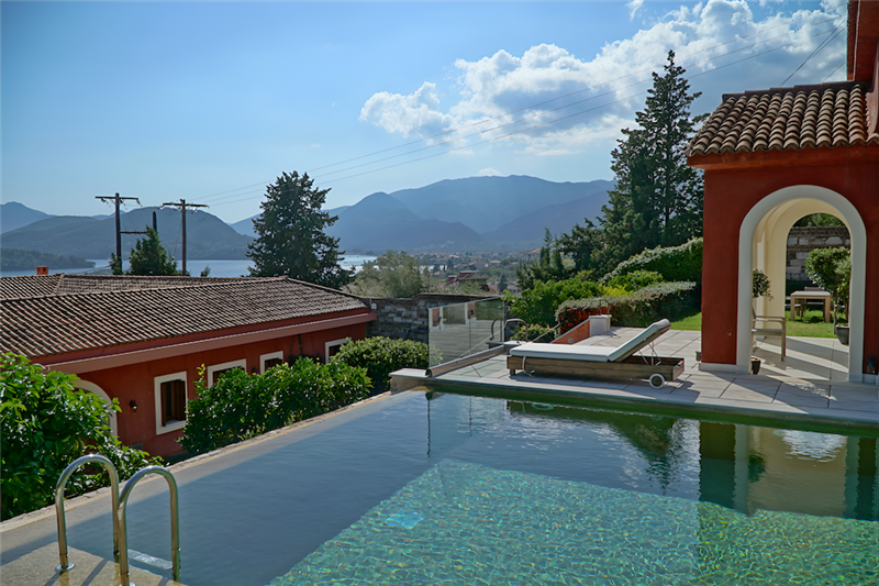 Sea-view villa in Lefkada, photograph 1