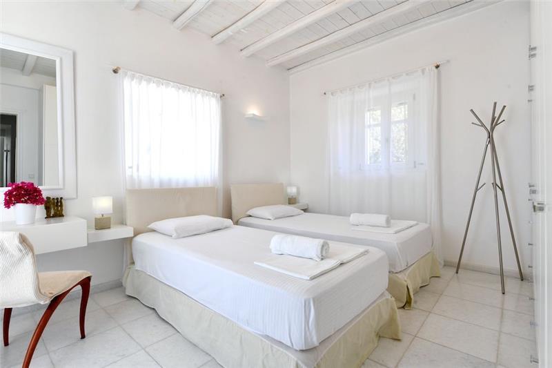 Sea-view villa in Paros, photograph 26