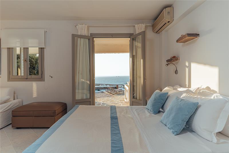 Sea-view villa in Paros, photograph 24