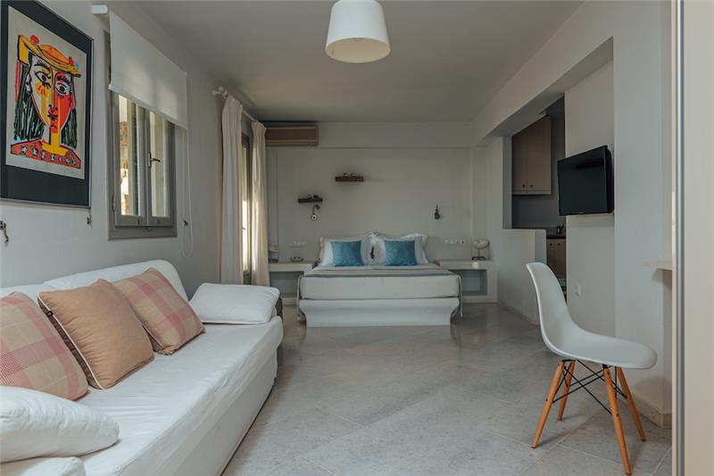 Sea-view villa in Paros, photograph 20