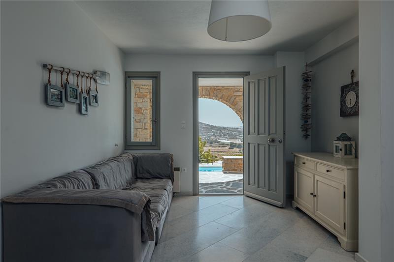 Sea-view villa in Paros, photograph 12
