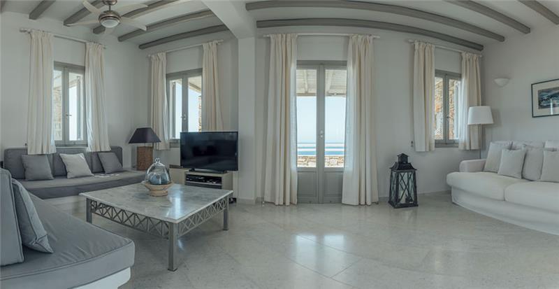 Sea-view villa in Paros, photograph 13