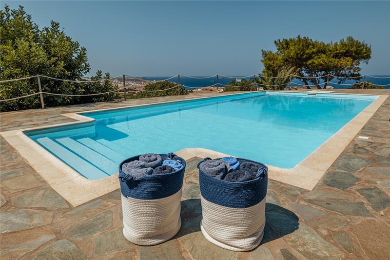 Sea-view villa in Paros, photograph 2