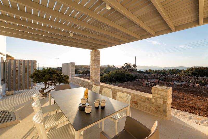 Sea-view villa in Paros, photograph 6