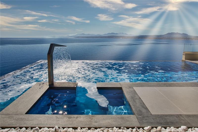 Sea-view villa in Heraklion, photograph 2