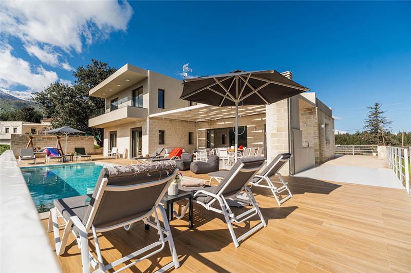 Villa in Georgioupoli, photograph 2