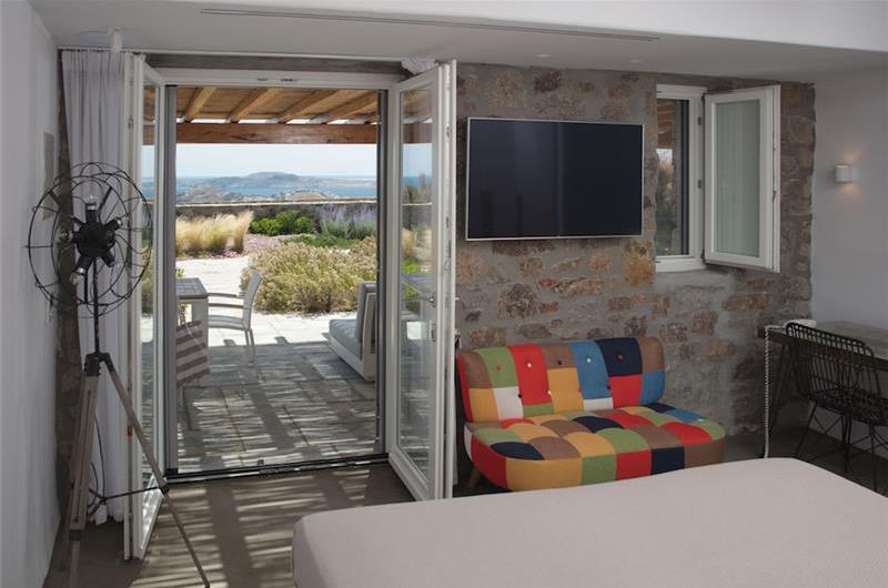 6 bedroom villa with pool in Agios Lazaros, Mykonos, sleeps up to 16